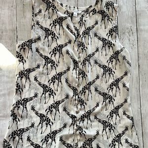 Sleeveless giraffe print top